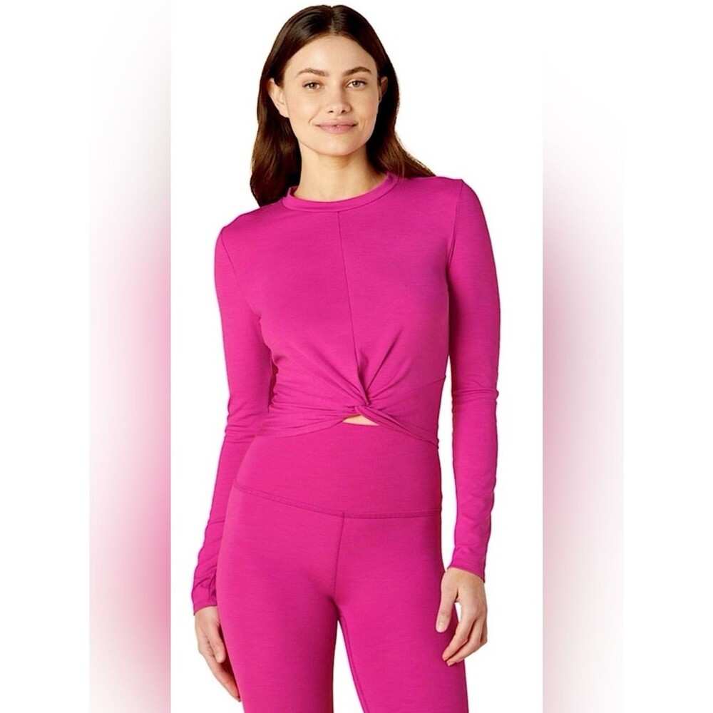 Beyond Yoga Ribbed Twist Front Crop Top Bright Beet • Size M • Barbiecore Vibe
